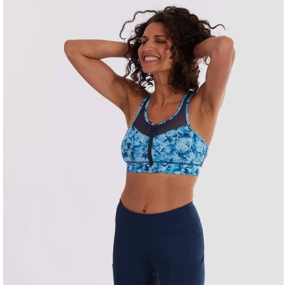 HANDFUL: THE CLOSER SPORTS BRA